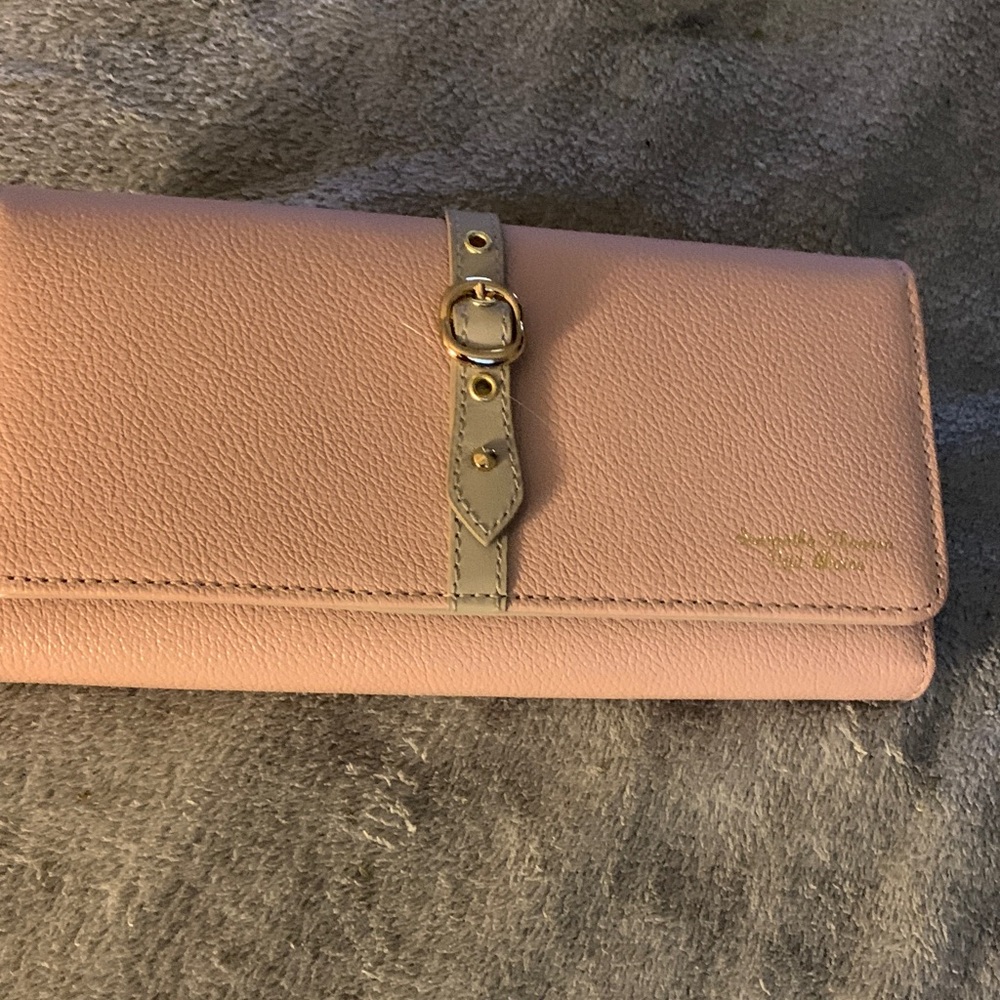 Samantha Thavasa Pink and Cream Wallet